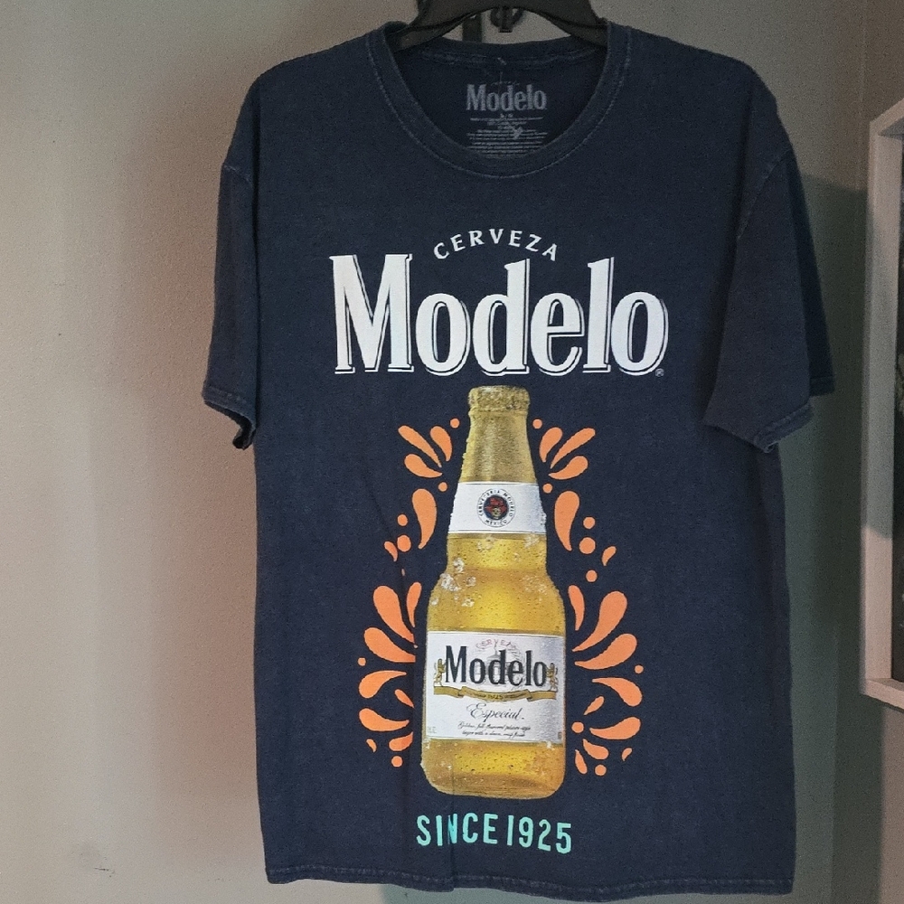 Modelo Blue Short Sleeve Graphic Tee NWOT Size L 100% Cotton